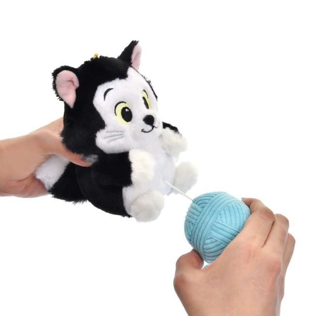 Japan Tokyo Disney Store Figaro Plush Toy Keychain Ball of Yarn MOVE Pinocchio