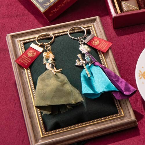 Japan Tokyo Disney Resort Key Chain Set Elsa Ana Frozen Fantasy Springs