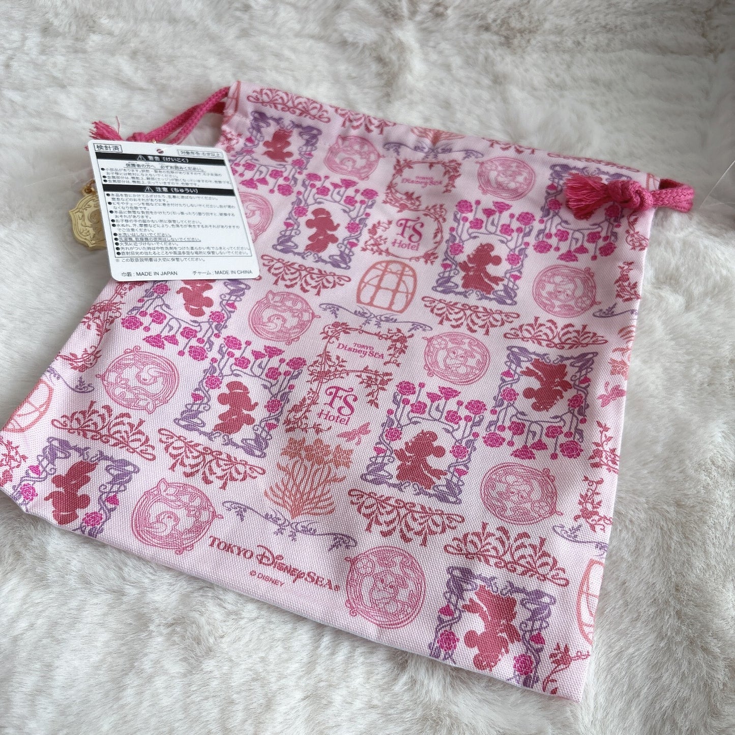 Japan Tokyo Disney Resort Mickey Minnie  pouch Fantasy Springs Hotel