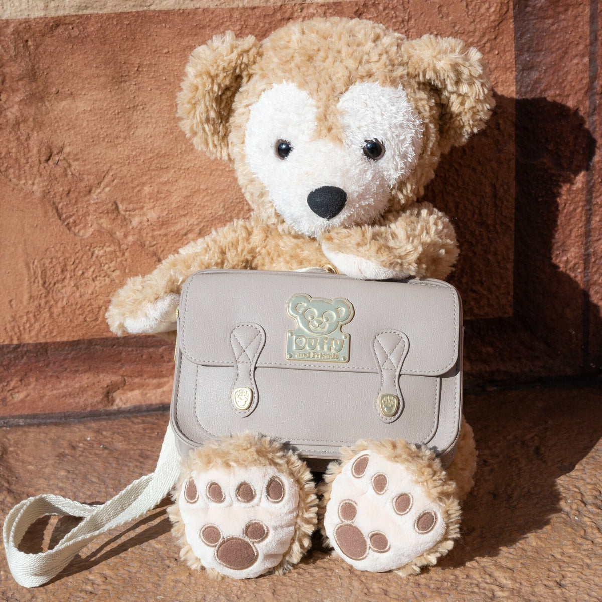 Japan Tokyo Disney Resort Duffy Carry Me Pochette Shoulder Bag Disney Bear