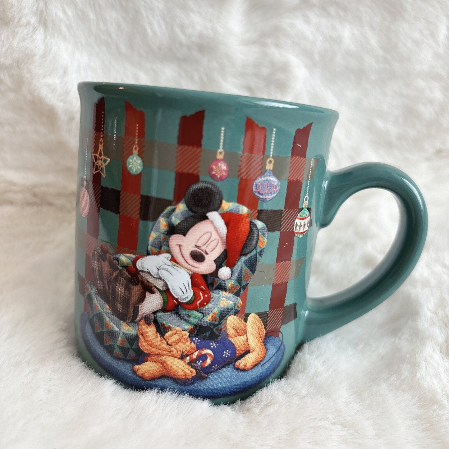 Japan Tokyo Disney Resort 2024 Christmas Mikey Minnie Pluto Holiday Mug