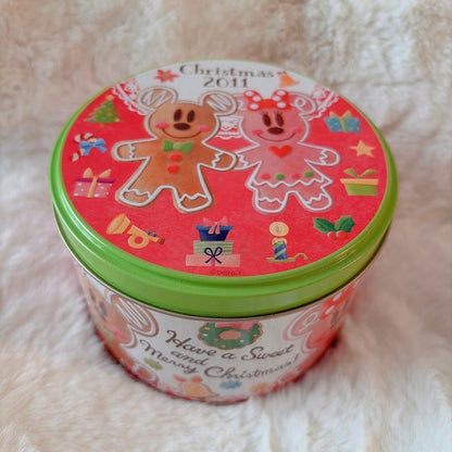 Japan Tokyo Disney Confectionery Tin Can Mickey & Minnie Christmas