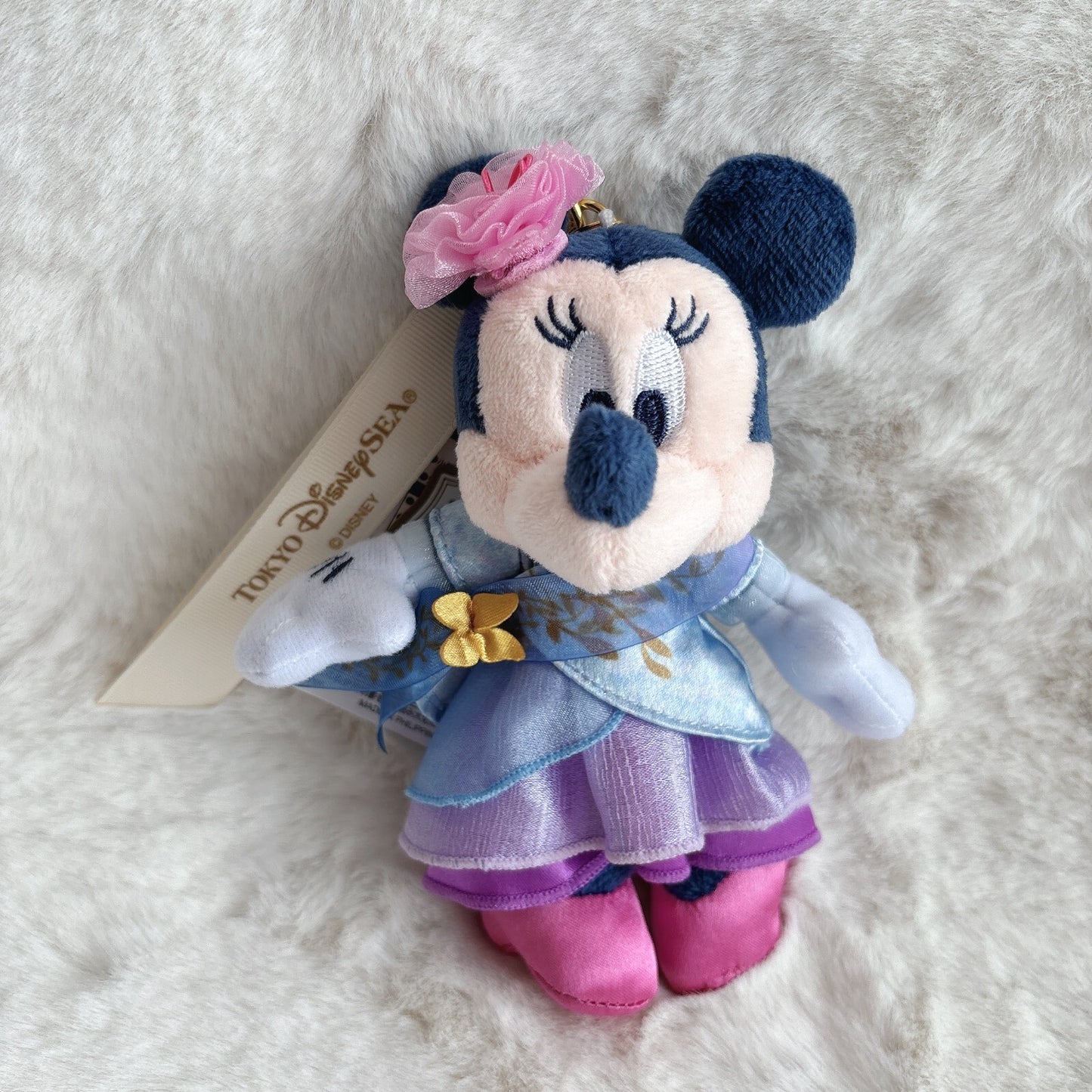 Japan Tokyo Disney Resort Minnie Mouse Plush Toy Badge Fantasy Springs