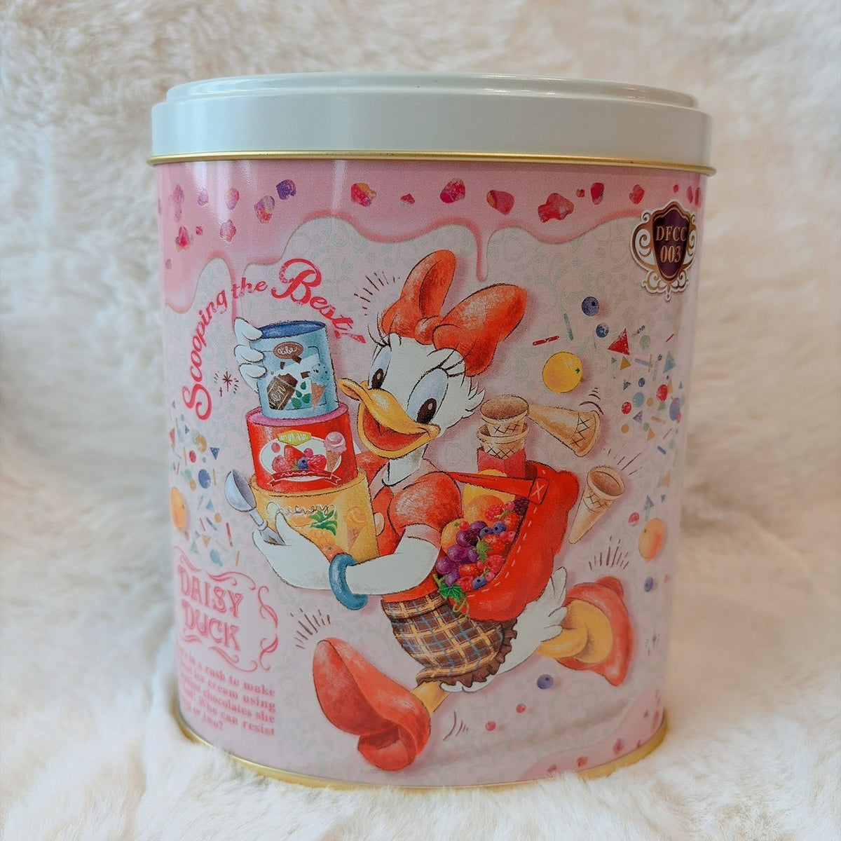 Japan Tokyo Disney Resort Chocolate Crunch Tin Can Daisy Donald