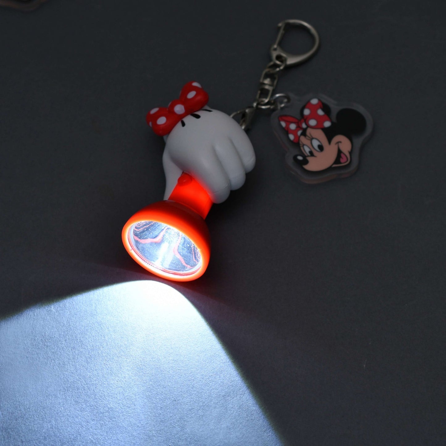 '+Japan Tokyo Disney Store Minnie Mouse Light-Up Flashlight-Style Keychain Fes