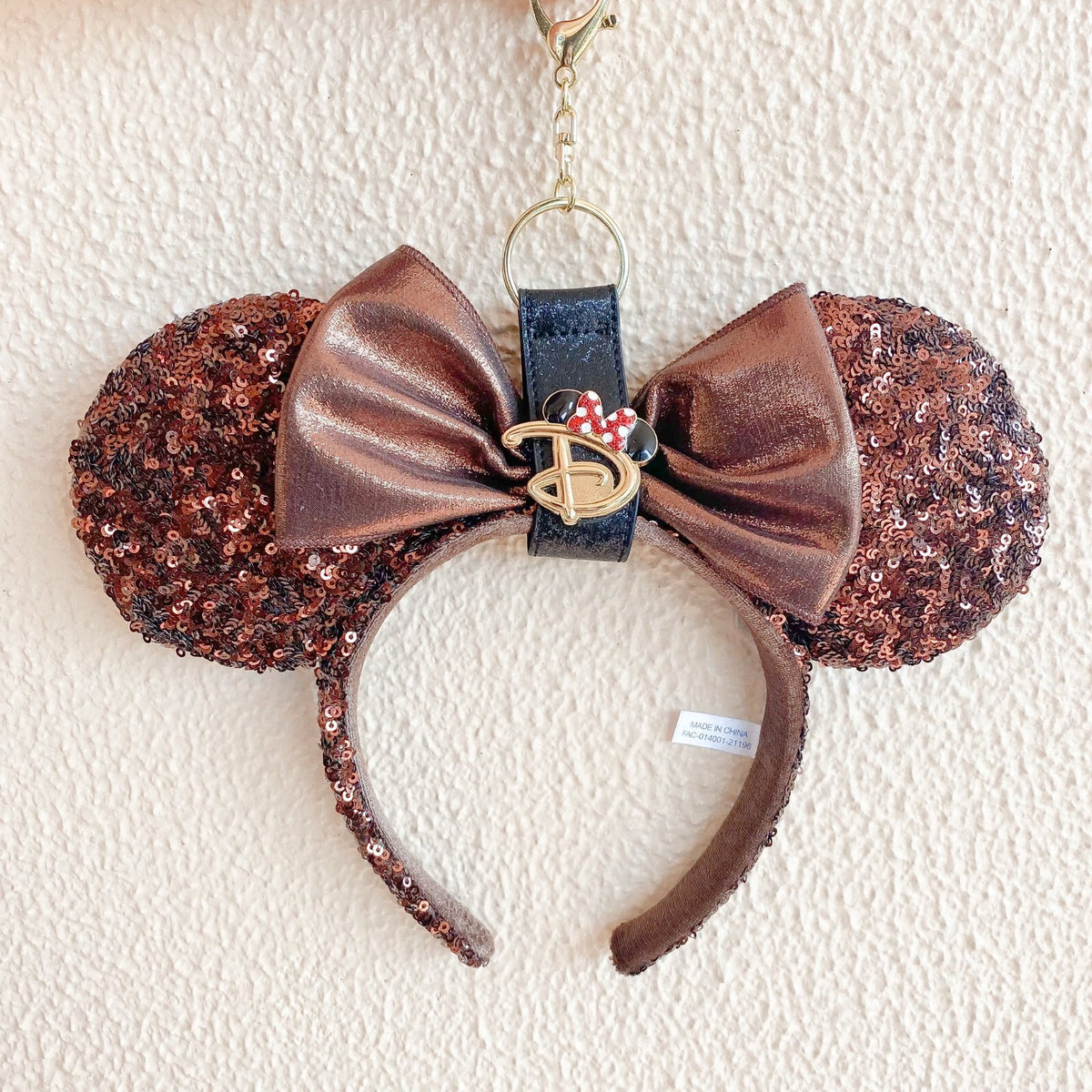 Japan Tokyo Disney Resort Ears holder keychain black headband New