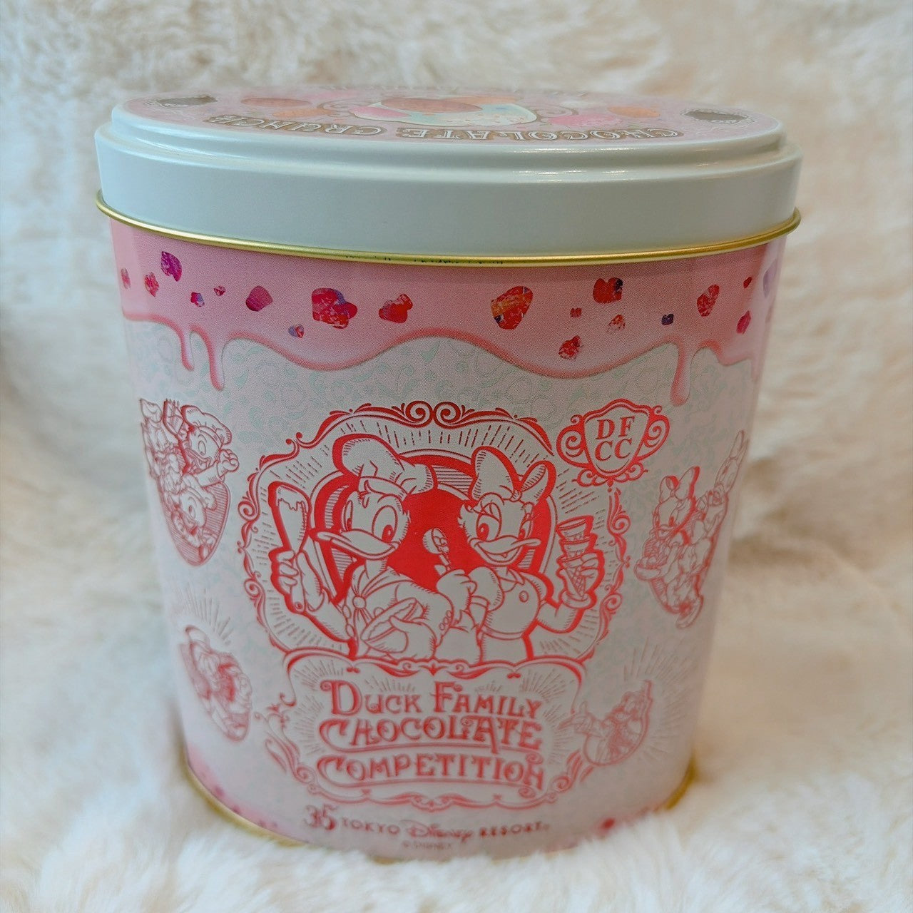 Japan Tokyo Disney Resort Chocolate Crunch Tin Can Daisy Donald