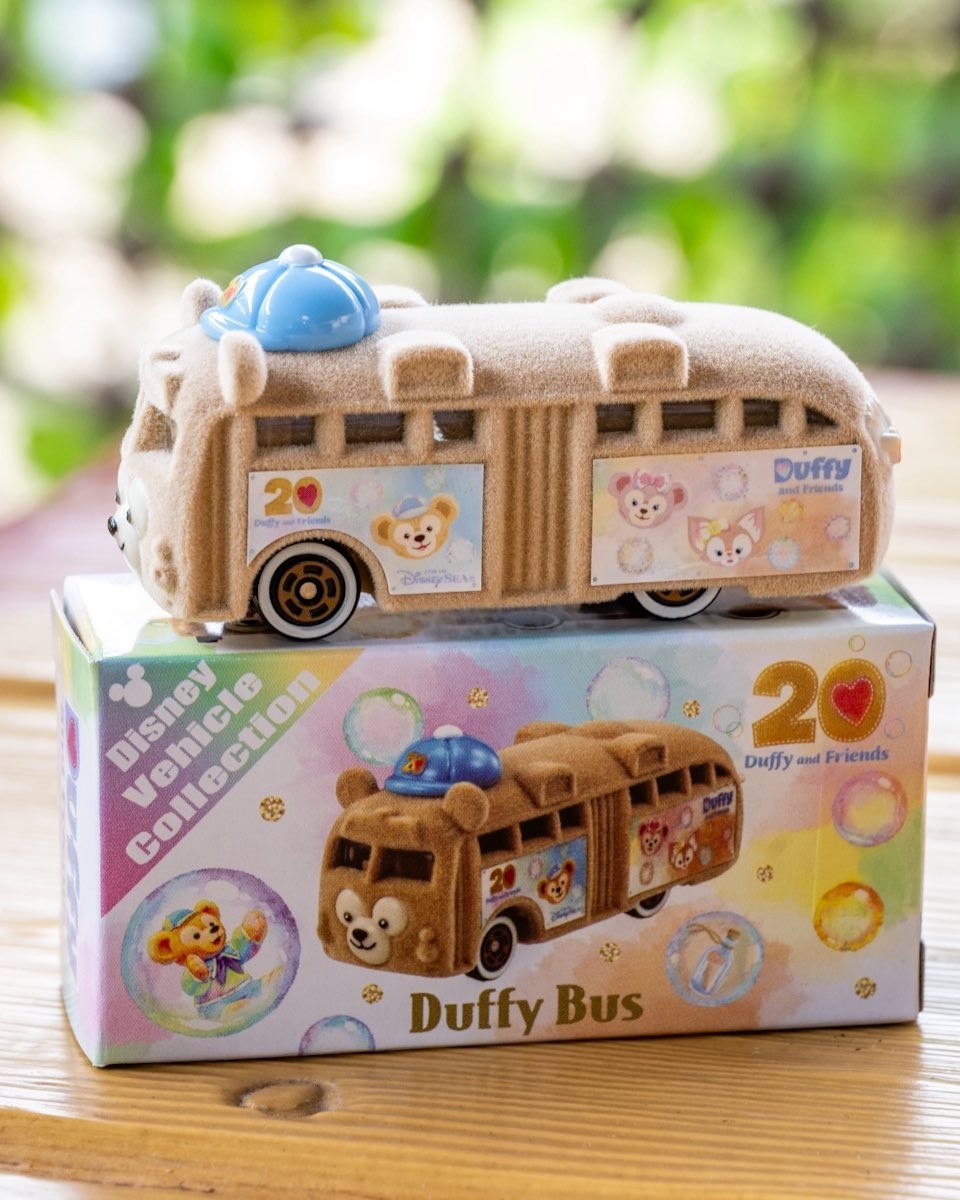 Japan Tokyo Disney Resort Tomica Vehicle Collection 20th Figure Duffy Bus Lina