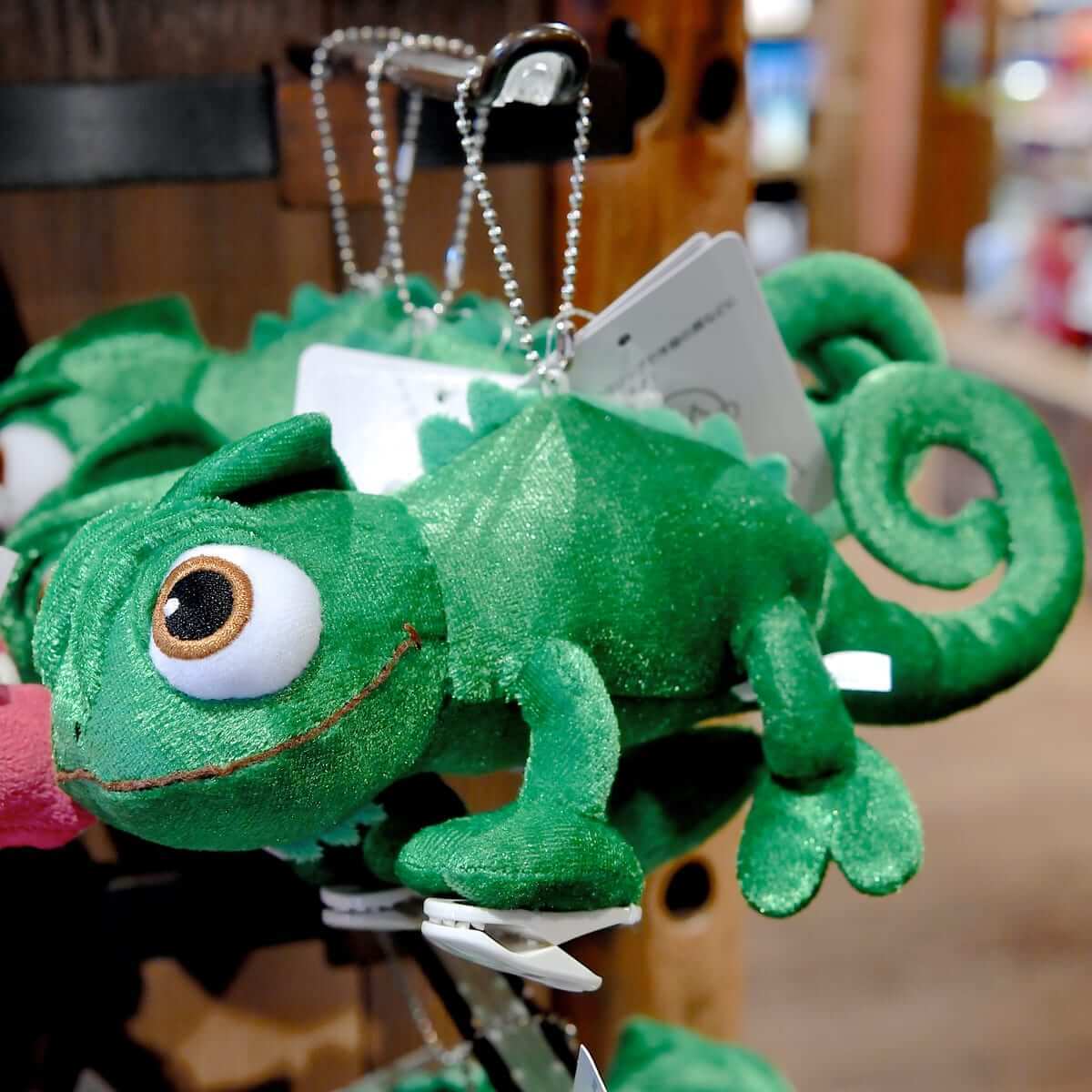 Japan Tokyo Disney Resort Rapunzel Pascal plush toy KeychainRide on the shoulder
