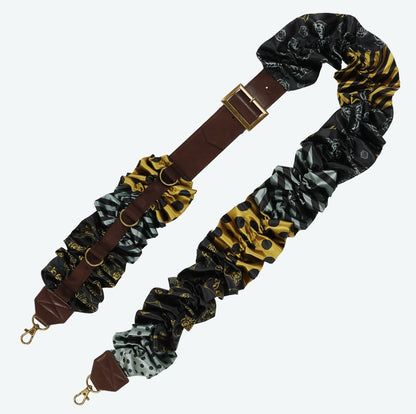 Japan Tokyo Disney Resort Pirates of the Caribbean Minnie Multi-Strap Can Badge