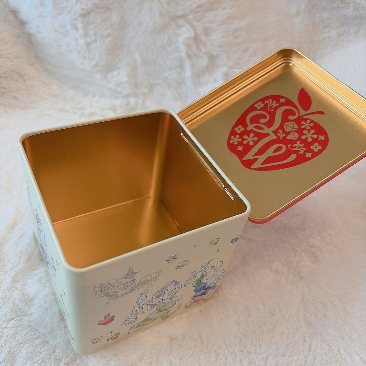 Japan Tokyo Disney Resort Assorted Cookies Tin Can Snow White The Seven Dwarfs